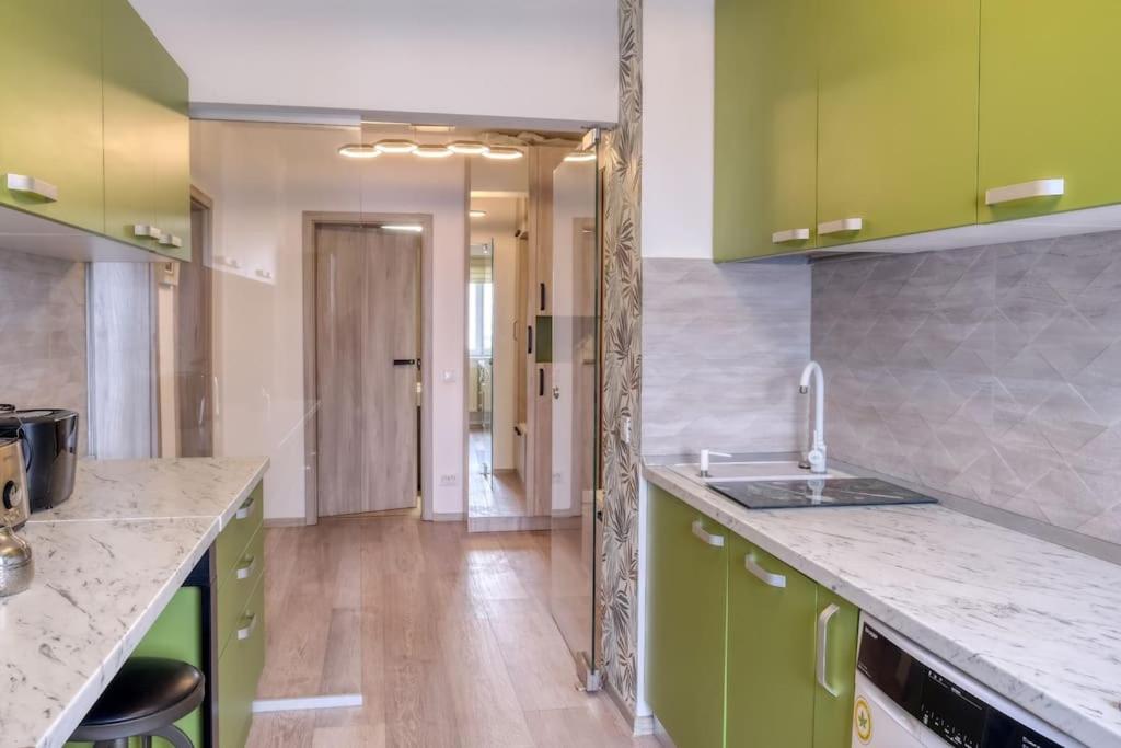 Central Luxury Apartment With City View Braszów Zewnętrze zdjęcie